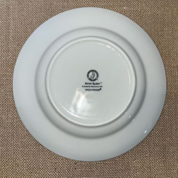 Lot of (2) PETER RABBIT WEDGWOOD Mr McGregor's Garden + sick in bed w/ mother - Picture 6 of 7